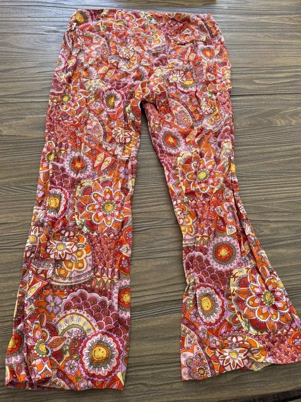 Billabong x Smiley So Trippy Floral Flare Pants Size 30 . 85% cotton / 15% linen